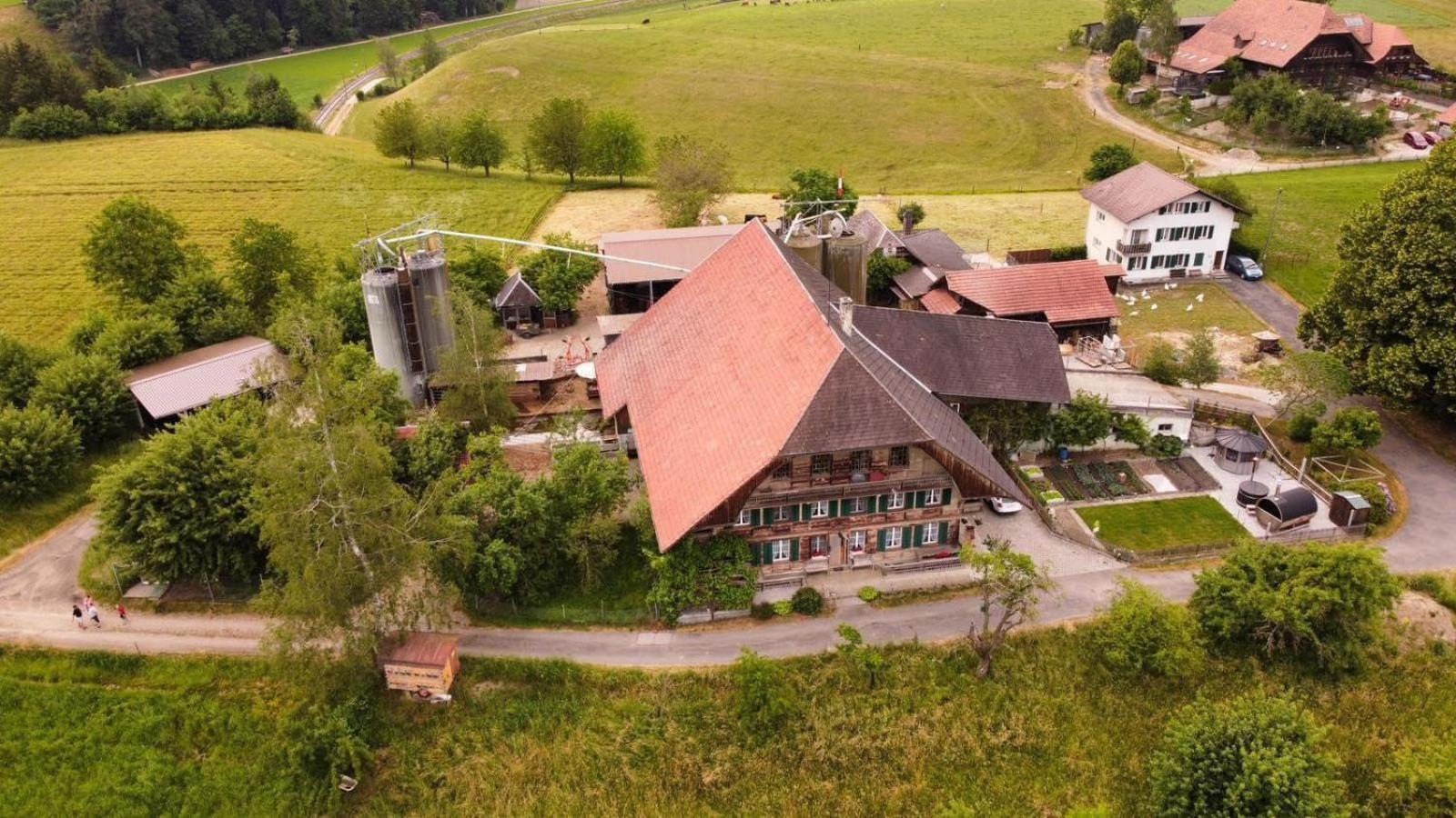 Ferienwohnung Auf Bauernhof Mit Hotpot Und Sauna Sumiswald Екстериор снимка